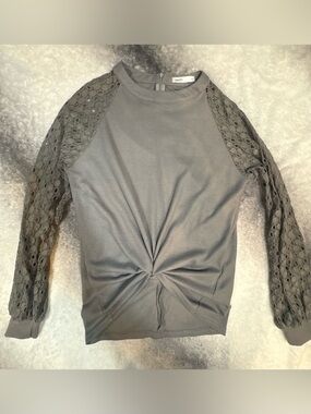 (A5) MIHOLL Gray Lace Balloon Sleeve Top | Crew Neck Knit Blouse | Size Medium‎